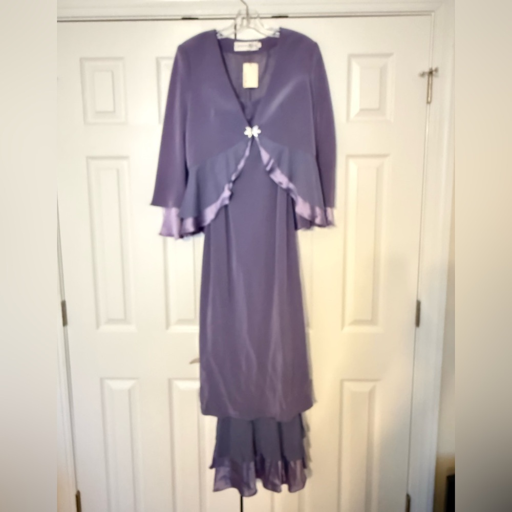 Elegant Lavender Maxi Dress with Capelet